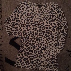 VS long sleeve v cut